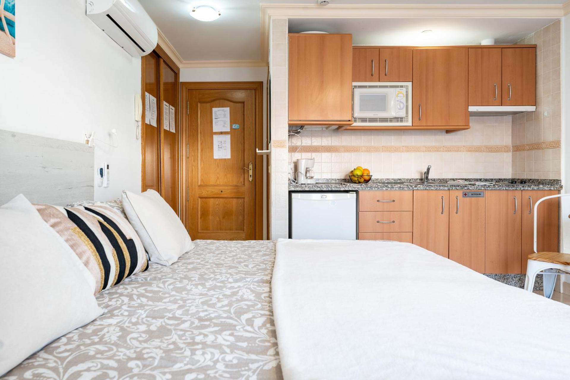 Malagasuite El Levante Apartments Torremolinos Szoba fotó